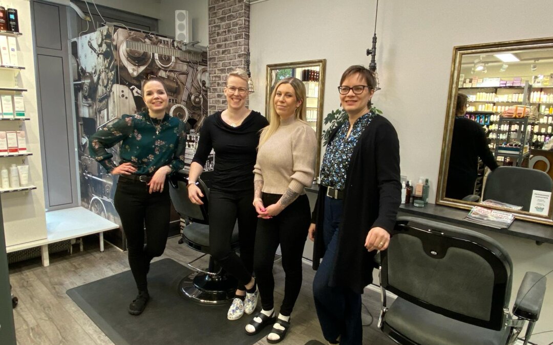 Parturi-Kampaamo Brahessa on panostettu työssä jaksamiseen, työhyvinvointiin ja ergonomiaan