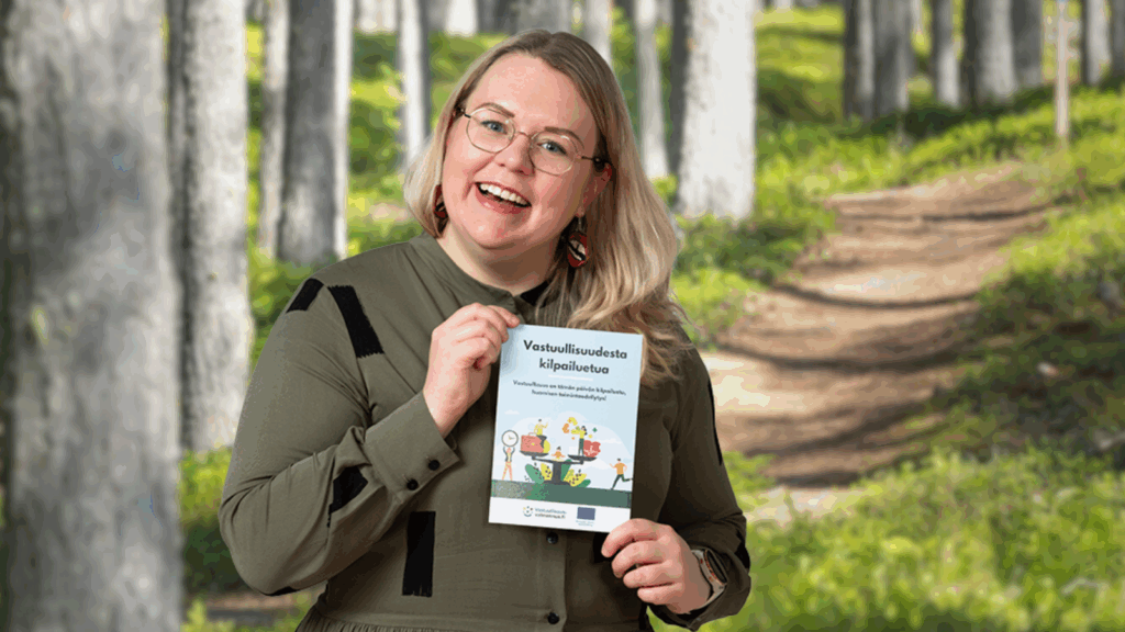 Kuvassa Anna Uusitalo poseeraamassa.