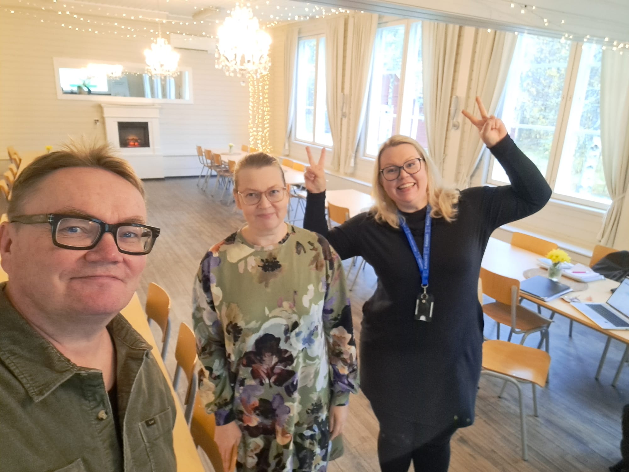 Yritysasiantuntijat Sami Vuolteenaho, Anne-Mari Kukkola ja Anna Uusitalo.