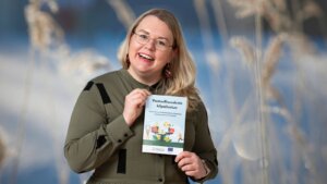 Blogitekstin kirjoittajana yritysasiantuntija Anna Uusitalo.